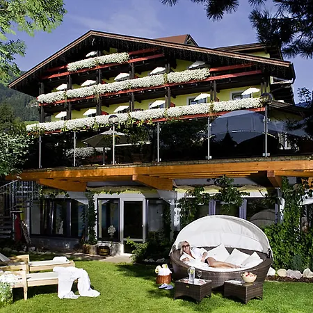 Boutique Haidachhof Superior 4* 푸겐